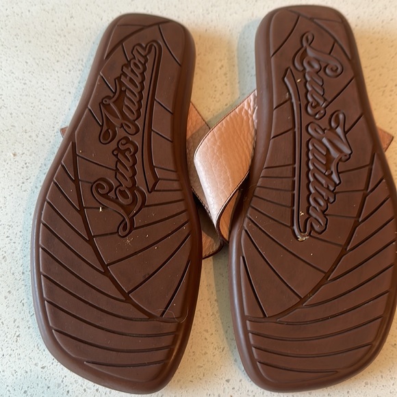 Louis Vuitton sandals - Picture 2 of 2